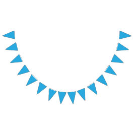 Ein ruhiger blauer Himmel mit einigen verstreuten  Wimpelkette