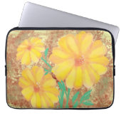 Ein ruhiger Ort mit Blumenstrauß Laptopschutzhülle (Vorderseite)