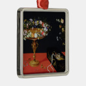 Ein ruhiges Leben von einem Tazza mit Blumen Silbernes Ornament (Rechts)