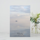 Ein ruhiges Meer, Reflexionen und die Insel Briefpapier (Stehend Vorderseite)