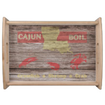 Ein rustikales Cajun-Boil-Zeichen-Serviertablett