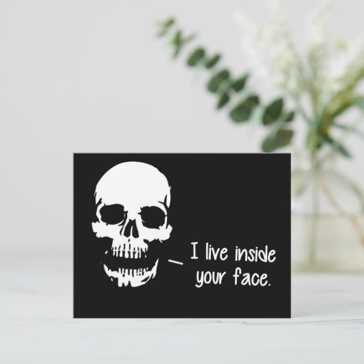 Ein Schädel lebt in deinem Gesicht Postkarte (Stehend Vorderseite)