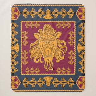 Ein Schal mit einem großen Löwenkopf in goldener F Sherpadecke