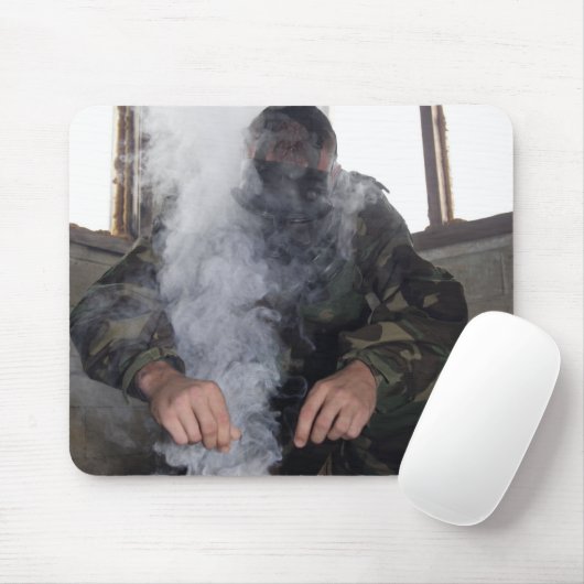 Ein Schiff füllt die Gaskammer mit mehr CS Gas Mousepad (Mit Mouse)