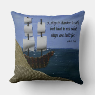 Ein Schiff im Hafen ist eine sichere Inspirationsq Kissen