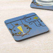 Ein Schild aus Schmiedeeisen, das das Thema illust Untersetzer (Linke Seite)