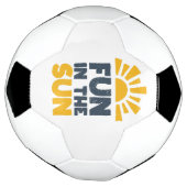 Ein Schild, das Spaß an der Sonne sagt Fußball (Gedreht)