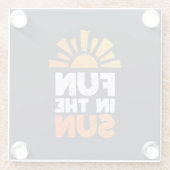 Ein Schild, das Spaß an der Sonne sagt Glasuntersetzer (Rückseite)