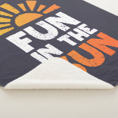 Ein Schild, das Spaß an der Sonne sagt Sherpadecke (3/4)