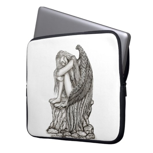 Ein schlafender Engel auf dem Stein Laptopschutzhülle (Vorderseite Links)