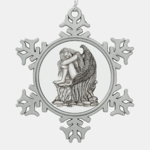 Ein schlafender Engel auf dem Stein Schneeflocken Zinn-Ornament