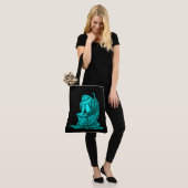 Ein schlafender Engel auf dem Stein Tasche (Am Model)