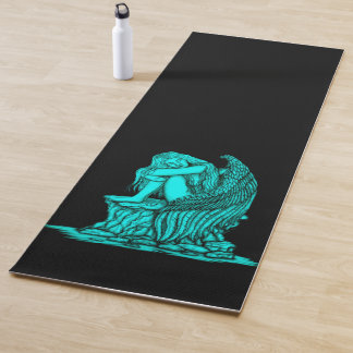 Ein schlafender Engel auf dem Stein Yogamatte