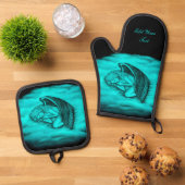 Ein schlafender Engel auf den Himmelswolken Ofenhandschuh & Topflappen-Set (Oben Unten)