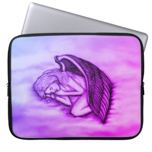 Ein schlafender Engel auf den Wolken des Himmels Laptopschutzhülle