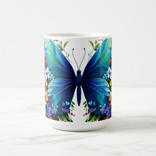 Ein Schmetterling mit auffallend lebendigen blauen Kaffeetasse (Mittel)