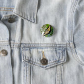Ein Schmetterling mit gelben und schwarzen Flügeln Button (Beispiel)