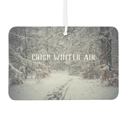 Ein schneebedeckter Weg durch einen Winterwald Autolufterfrischer (Vorderseite)