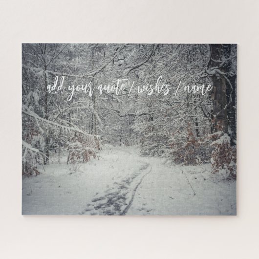 Ein schneebedeckter Weg durch einen Winterwald Puzzle (Horizontal)
