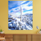 Ein schneebedeckter Yucca Leinwanddruck (Insitu (Wohnzimmer))