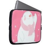 Ein Schneemann, der für eine fallende Schneeflocke Laptopschutzhülle (Vorne Rechts)