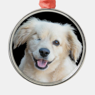 Ein schöner mit Augen Hund Ornament Aus Metall