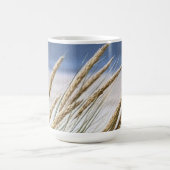 Ein schöner Tag am Strand Kaffeetasse (Mittel)