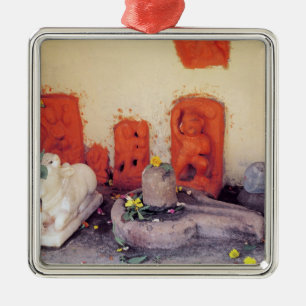 Ein Schrein einer Kapelle auf dem Ganges Ornament Aus Metall