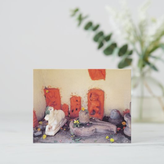 Ein Schrein einer Kapelle auf dem Ganges Postkarte (Stehend Vorderseite)
