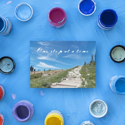 Ein Schritt bei einer Zeitreise-Wanderkarte Karte