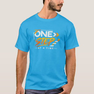 Ein Schritt entfernt – Motivierende Inspirierende  T-Shirt