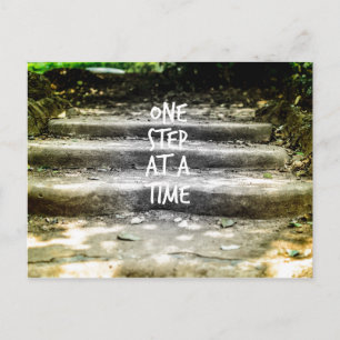 Ein Schritt nach dem anderen Ermutigung Postkarte