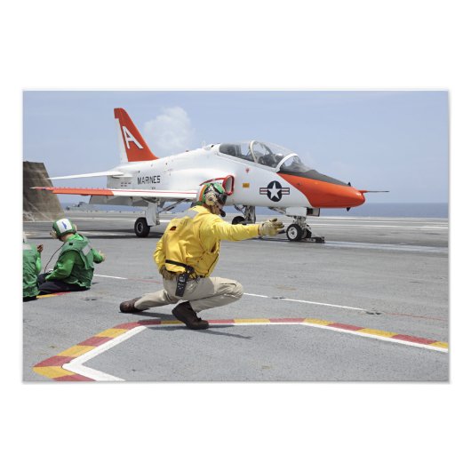 Ein Schütze an Bord des Flugzeugträgers Fotodruck (Vorne)