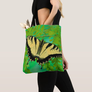 Ein Schwalbenschwanz Schmetterling landet Tasche