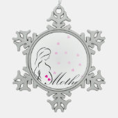 Ein schwangeres Mutter-zu-ist mit rosa Schneeflocken Zinn-Ornament (Vorderseite)