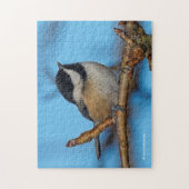 Ein schwarz gekapptes Chickadee auf dem Birnbaum Puzzle (Vertikal)