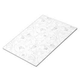 ein Schwarz-Weiß-Foto einer Person, die eine Zelle Notizblock