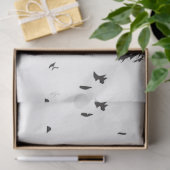 ein Schwarz-Weiß-Foto einer Vogelherde Seidenpapier (Geschenk)