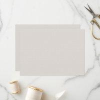 ein Schwarz-Weiß-Foto eines Mannes in einem Anzug 