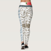 ein Schwarz-Weiß-Foto eines Musters Leggings (Rückseite)