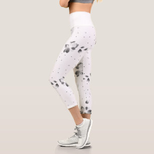 ein Schwarz-Weiß-Foto mit vielen Punkten Capri Leggings
