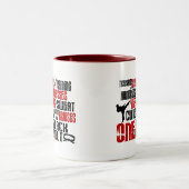 EIN schwarzer Gurt 2 KARATE-T - SHIRTS u. KLEID Zweifarbige Tasse (Mittel)