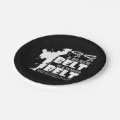 Ein schwarzer Gürtel ist ein weißer Gürtel, der si Pappteller (Schrägansicht)