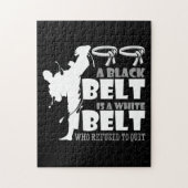 Ein schwarzer Gürtel ist ein weißer Gürtel, der si Puzzle (Vertikal)