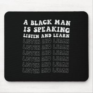 Ein Schwarzer hört zu und lernt ihn schwarz Mousepad