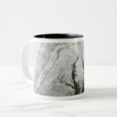 Ein schwerer Wintersturm 2 Zweifarbige Tasse (Vorderseite Links)