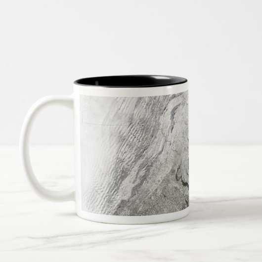 Ein schwerer Wintersturm 2 Zweifarbige Tasse (Links)