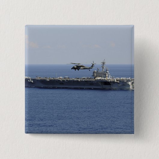 Ein Seahawk-Hubschrauber mit MH-60er Button (Vorderseite)