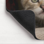 Ein sehr süßes Tabby-Kätzchen Mousepad (Ecke)