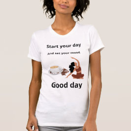 "Ein serenmorgendliches Ritual: Kaffee und Yoga au T-Shirt